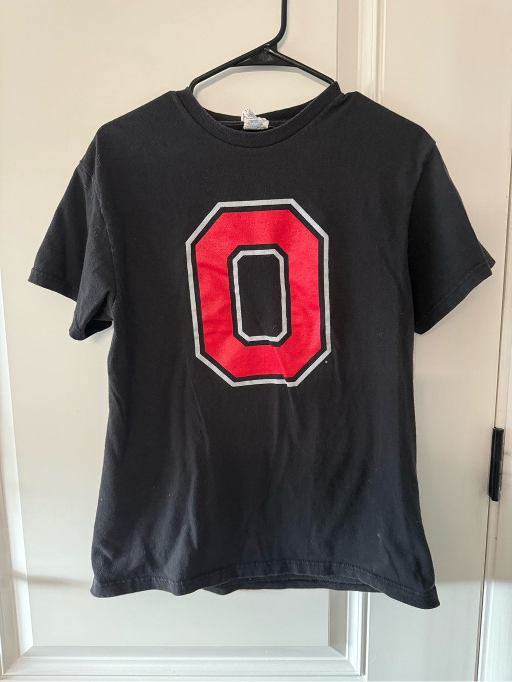 Black Men's Graphic Tee with Red 'O'